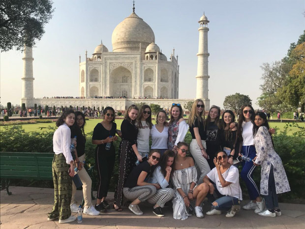 Who’s prettier? Suhana Khan or the Taj Mahal? See pictures and let us know! Who’s prettier? Suhana Khan or the Taj Mahal? See pictures and let us know!