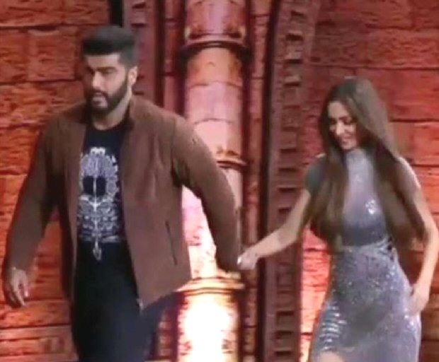 Malaika Arora and Arjun Kapoor hold hands and TWERK together (WATCH