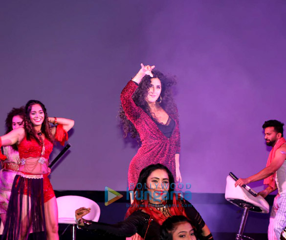 WATCH: Sizzling Katrina Kaif sets the stage on fire at Husn Parcham song launch from Zero! : Bollywood News - Bollywood Hungama WATCH: Sizzling Katrina Kaif sets the stage on fire at Husn Parcham song launch from Zero! : Bollywood News - Bollywood Hungama