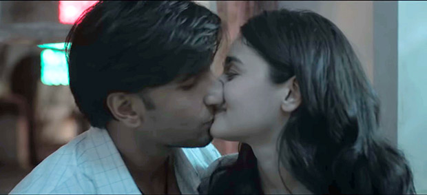 SANSKAARI Censor Board is at it again; cuts 13 seconds of Ranveer Singh-Alia  Bhatt's passionate KISS from Gully Boy : Bollywood News - Bollywood Hungama