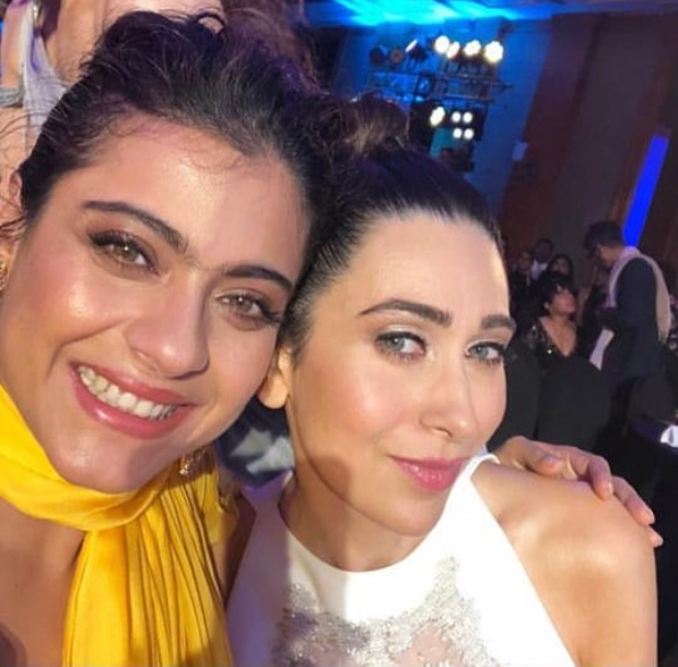 Karishma Kapoor Ka Xxx Video - This selfie of Kajol and Karisma Kapoor will make your 90s heart nostalgic  : Bollywood News - Bollywood Hungama