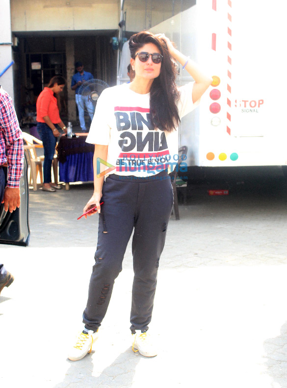 Kareena Kapoor Khan Spotted At A Recording Studio In Bandra 6 Kareena Kapoor Khan Images Bollywood Hungama kareena kapoor khan spotted at a