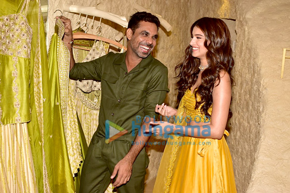 Photos Tara Sutaria At The Store Launch Of Punit Balana 2 Punit Balana Tara Sutaria Images Bollywood Hungama Shilpa shetty will walk for punit balana at the lakme fashion week, leading the collection, 'rabari', which will be showcased on sunday, 25 august. photos tara sutaria at the store launch
