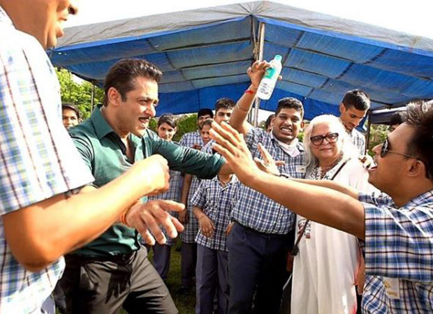 Salman Khan and Sonakshi Sinha spend time with special children in Rajasthan amidst Dabangg 3 shoot
