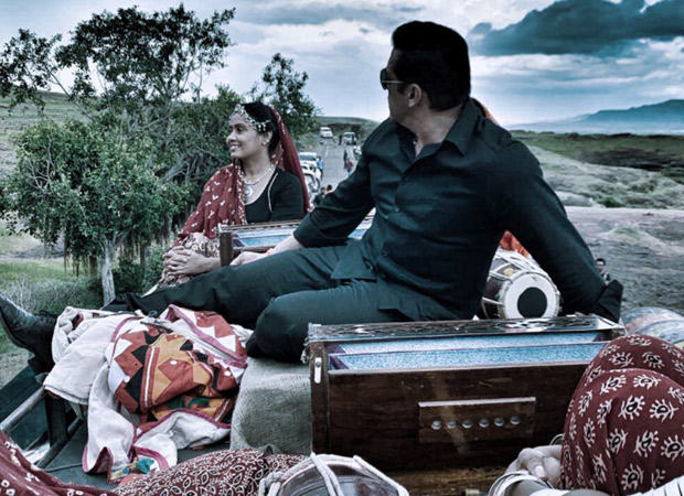Sonakshi Sinha captures a candid Salman Khan on the sets of Dabangg 3