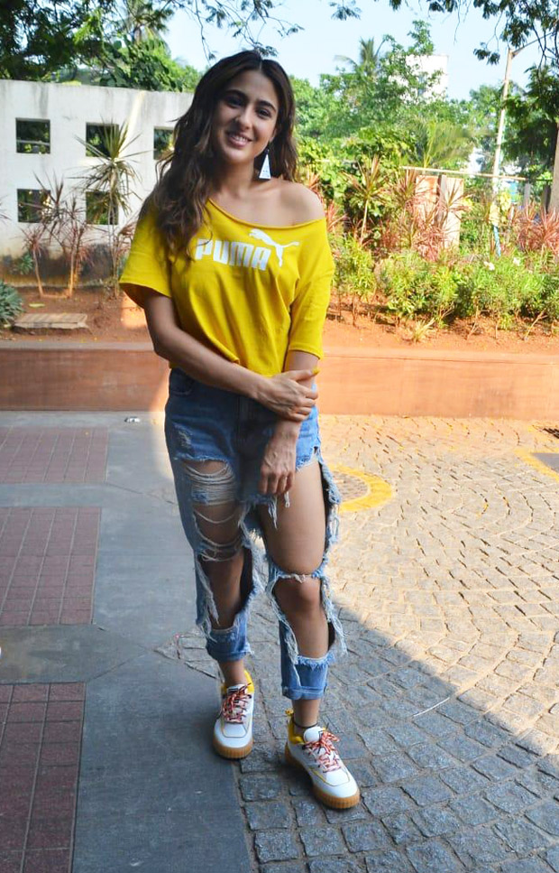 PHOTOS: Sara Ali Khan's torn jeans look 