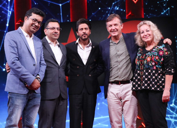 Shah Rukh Khan & TED Talks India take an important pledge of 'No Plastic' at the show launch