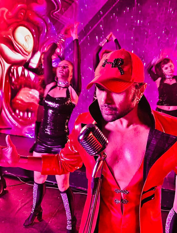 Himesh Reshammiya comes back with his iconic cap look for the upcoming remix song