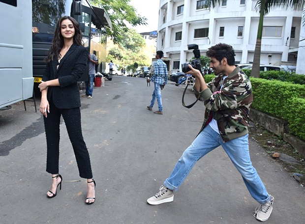 PICTURES Kartik Aaryan turns photographer for Ananya Panday during Pati Patni Aur Woh promotions