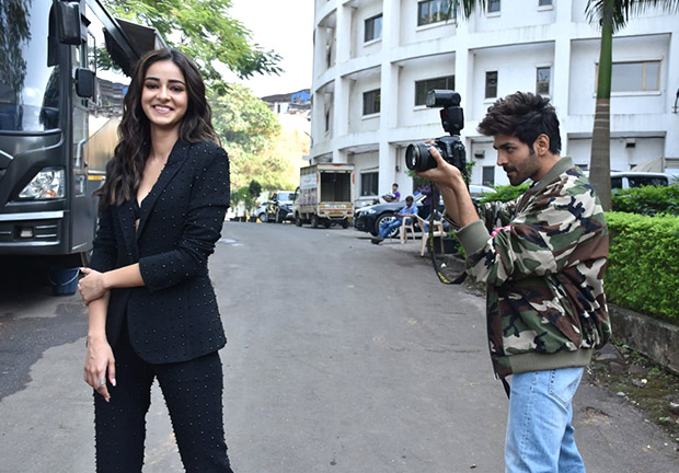 PICTURES Kartik Aaryan turns photographer for Ananya Panday during Pati Patni Aur Woh promotions