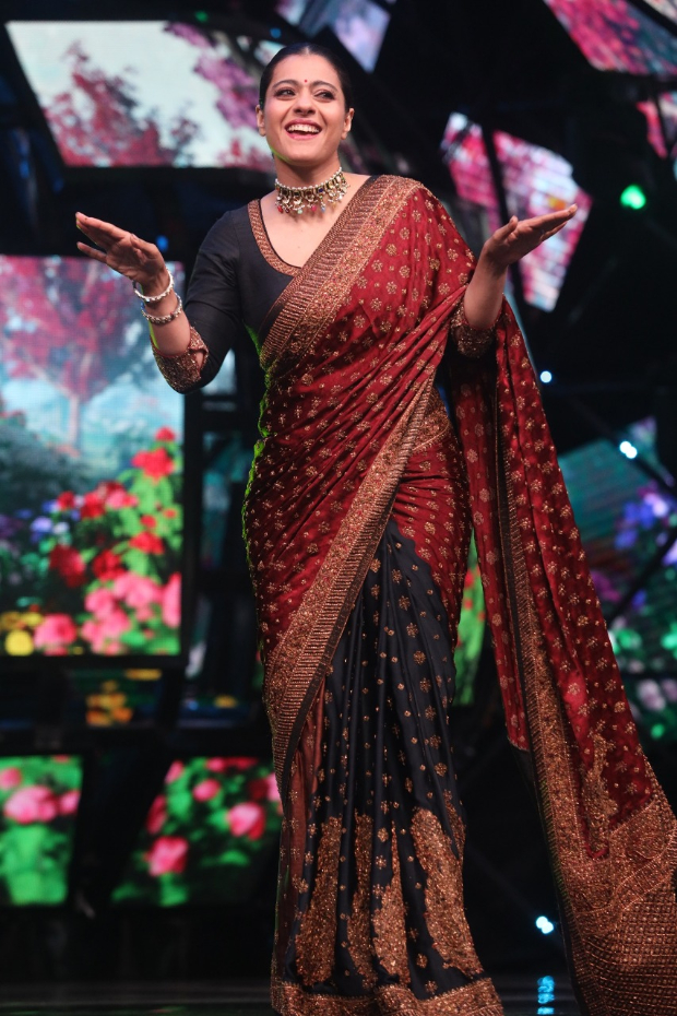 Kajol grooves to the beats of Awara Bhanwre on the sets of Indian Idol Season 11