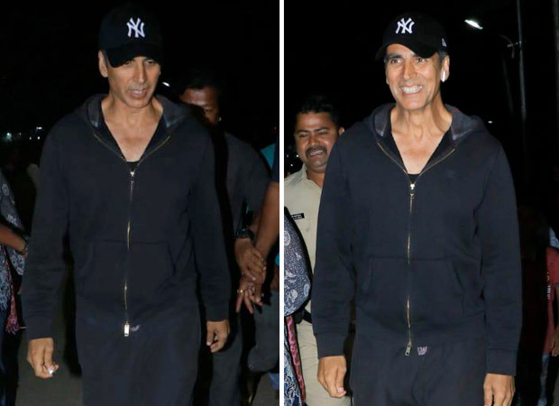 Akshay Kumar hilariously pranks paparazzi, watch video Akshay Kumar hilariously pranks paparazzi, watch video