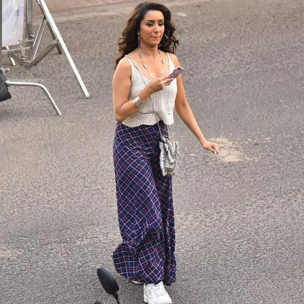 Baaghi 3 Leaked Photos Shraddha Kapoor Drives A Scooty On Sets In Jaipur With Ankita Lokhande And Tiger Shroff Bollywood News Bollywood Hungama