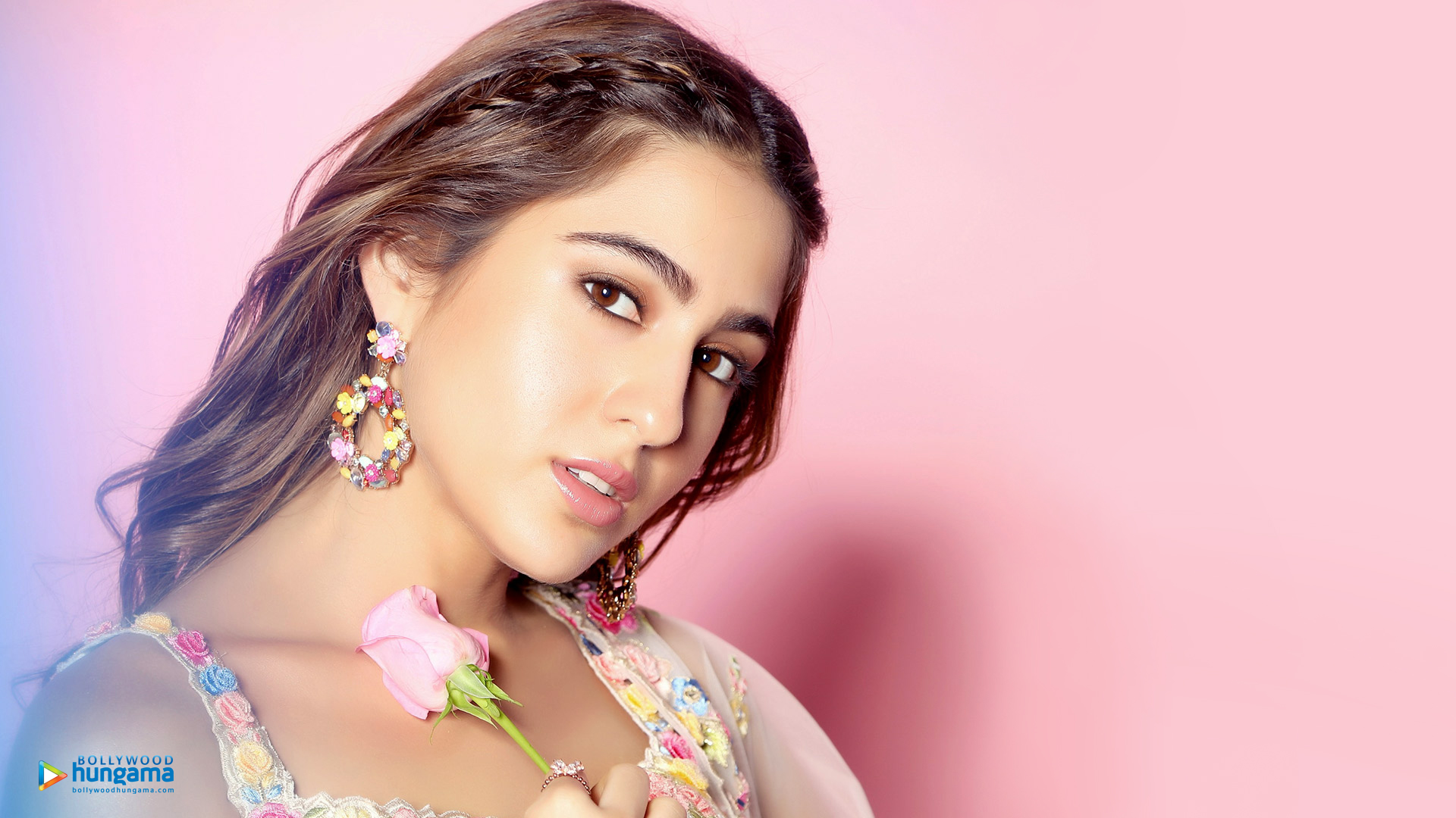 Sara Ali Khan Wallpapers | sara-ali-khan6 - Bollywood Hungama