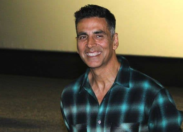 Watch: Akshay Kumar plays beach volleyball with a group of youngsters on Mumbai beach