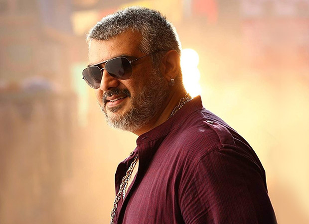 This video of Ajith snatching the phone from a man who was trying to take a  selfie is going viral | Filmfare.com