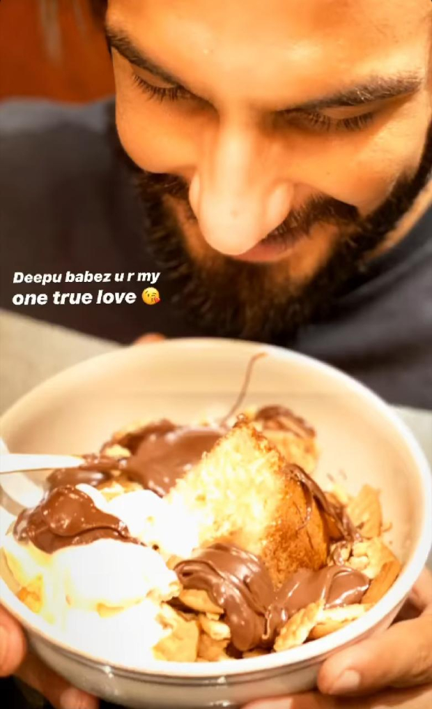 Deepika Padukone bakes a cake and cooks Thai cuisine for Ranveer Singh, the actor says "Deepu, love you babez"