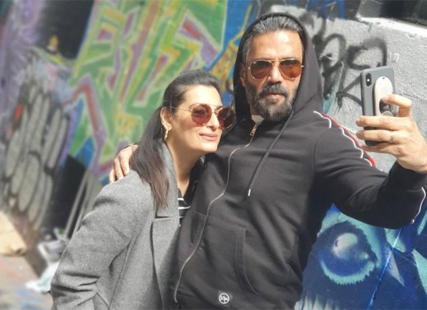 VIDEO Suniel Shetty tries to cook, but Mana Shetty is in control!