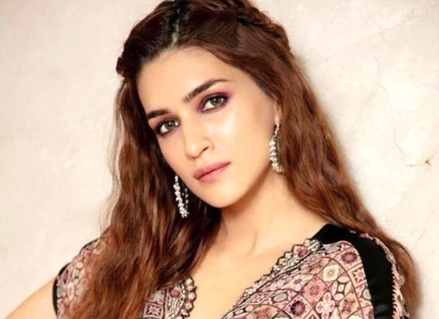 Kriti Sanon staying in shape after shedding 15 kgs to shoot lavni dance number for Mimi : Bollywood News - Bollywood Hungama Kriti Sanon staying in shape after shedding 15 kgs to shoot lavni dance number for Mimi : Bollywood News - Bollywood Hungama