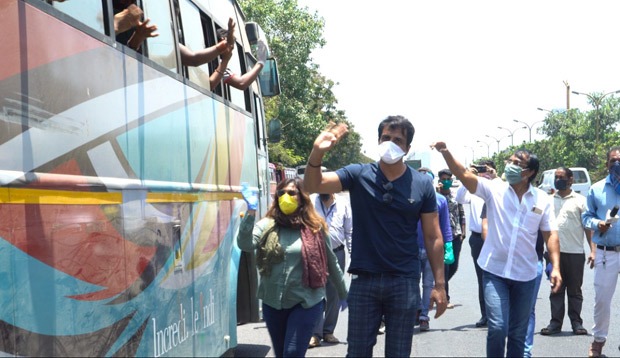 Sonu Sood organises multiple transport buses for hundreds of migrants stuck in Mumbai amid nationwide lockdown 