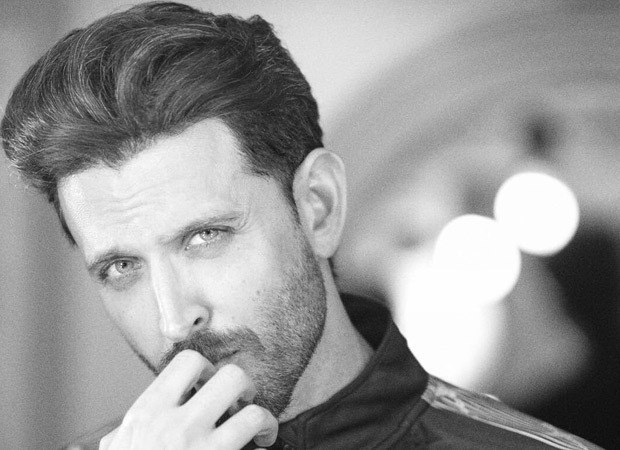 Hrithik Roshan's selfie flaunting his salt-n-pepper look is going to make your weekend mood better : Bollywood News - Bollywood Hungama Hrithik Roshan's selfie flaunting his salt-n-pepper look is going to make your weekend mood better : Bollywood News - Bollywood Hungama