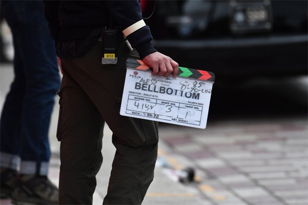 Bellbottom: Akshay Kumar dons retro look for his spy role in the leaked photos from Scotland 