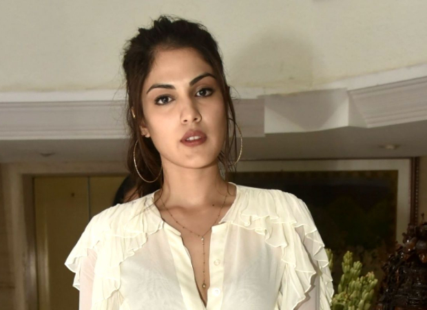 Rhea Chakraborty's lawyer Satish Maneshinde says the actress did not name  anybody in her statement to the NCB : Bollywood News - Bollywood Hungama