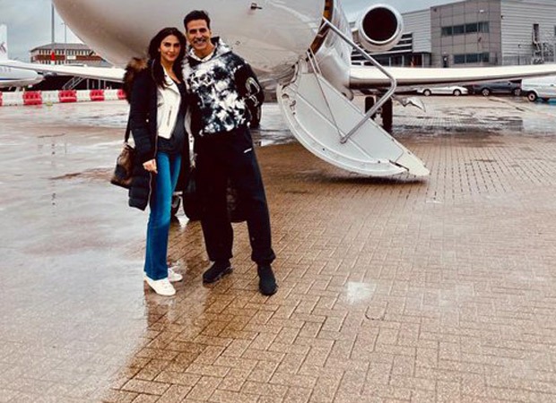 Akshay Kumar returns home after wrapping the shoot for Bell Bottom with co-star Vaani Kapoor