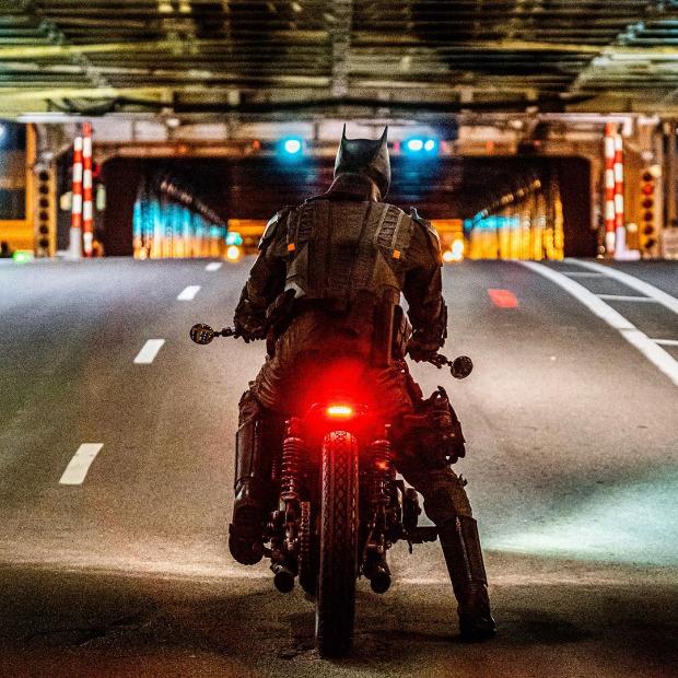 The Batman star Robert Pattinson rides Batcycle in the newly surfaced photo from the set in Chicago