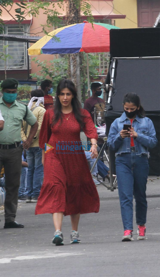 Abhishek Bachchan and Chitrangda Singh's looks leaked from their new schedule of Bob Biswas in Kolkata
