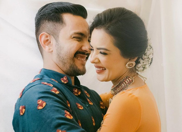 Aditya Narayan reveals that his pajamas tore during the varmala ceremony at his wedding