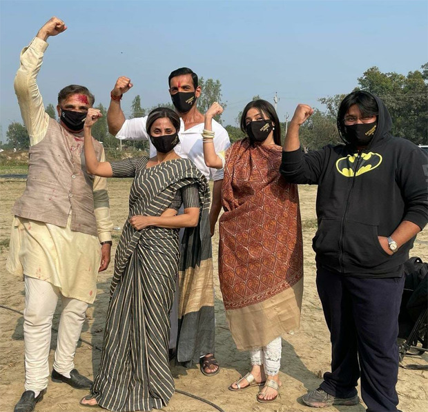 John Abraham, Divya Khosla Kumar, Milap Zaveri, Gautami Kapoor strike a pose as they shoot climax of Satyameva Jayate 2 John Abraham, Divya Khosla Kumar, Milap Zaveri, Gautami Kapoor strike a pose as they shoot climax of Satyameva Jayate 2