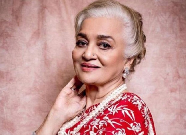 The only stardom I've seen seem that is comparable with Rajesh Khanna is Dev Anand - Asha Parekh