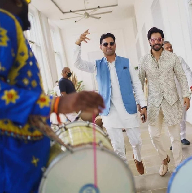 Varun Dhawan - Natasha Dalal Wedding: Here are some unseen pictures of 'Team Ladkewale' at the baaraat