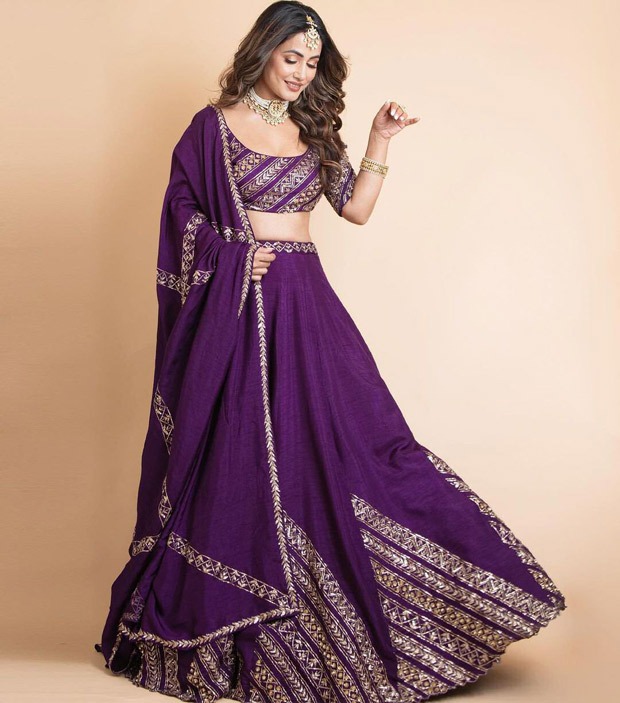 Hina Khan's purple lehenga worth Rs. 96,800 is a must-have for the wedding season wardrobe : Bollywood News - Bollywood Hungama Hina Khan's purple lehenga worth Rs. 96,800 is a must-have for the wedding season wardrobe : Bollywood News - Bollywood Hungama