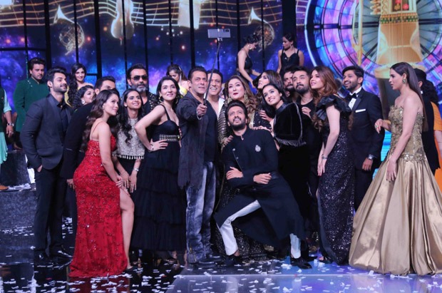 Salman Khan clicks a star-studded selfie at the Indian Pro Music League’s opening ceremony