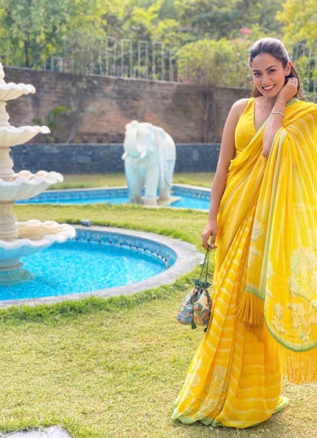Shahid Kapoor’s wife Mira Rajput is a ray of sunshine in Rs. 35,000 Anita Dongre yellow saree Shahid Kapoor’s wife Mira Rajput is a ray of sunshine in Rs. 35,000 Anita Dongre yellow saree