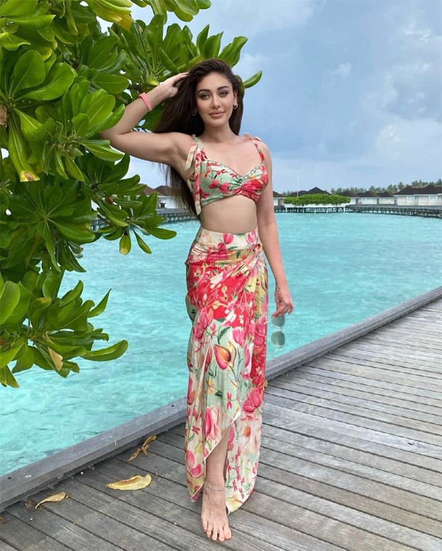 Bigg Boss 13 fame Shefali Jariwalas co-ords are the perfect for beach vacation