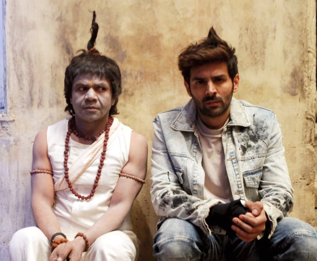 Kartik Aaryan shares hilarious photo with Rajpal Yadav from Bhool Bhulaiyaa 2 to extend Holi wishes