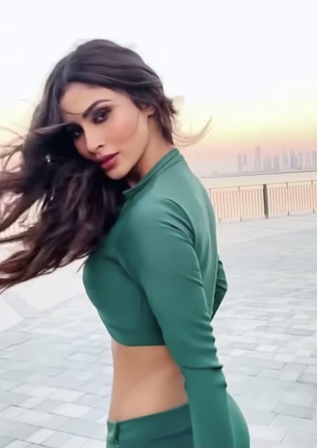 Mouni Roy raises the temperature in her hottest avatar in the music video  of 'Patli Kamariya' : Bollywood News - Bollywood Hungama