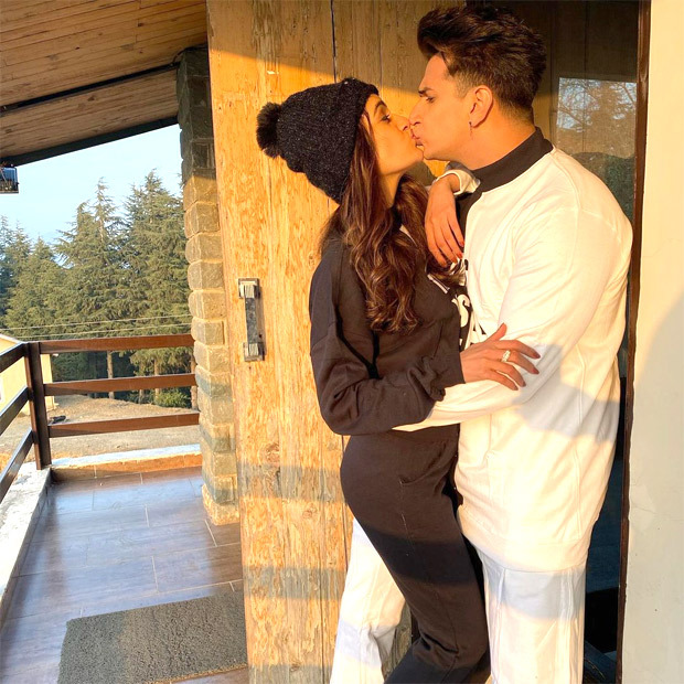 Prince Narula gives sweet kiss to wife Yuvika Chaudhary in these romantic pictures 