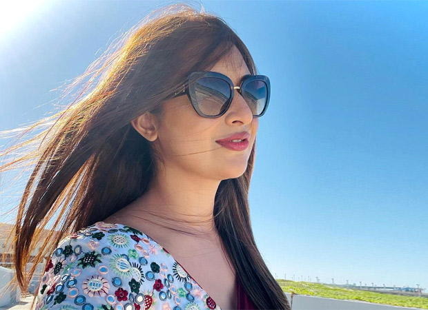 Khatron Ke Khiladi 11 star Divyanka Tripathi soaks in the sun in Cape Town, says 'Suraj Hua Madham' : Bollywood News - Bollywood Hungama Khatron Ke Khiladi 11 star Divyanka Tripathi soaks in the sun in Cape Town, says 'Suraj Hua Madham' : Bollywood News - Bollywood Hungama
