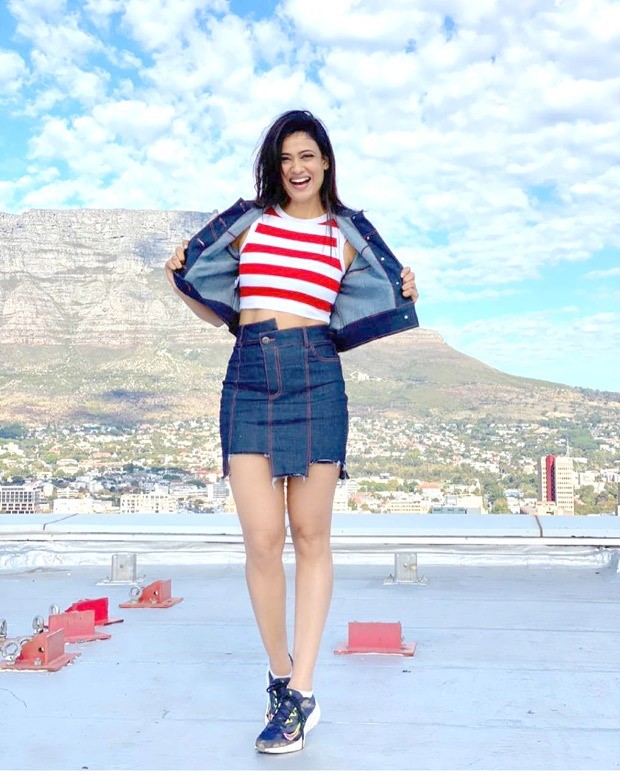 Khatron Ke Khiladi 11 star Shweta Tiwari flaunts her toned abs in striped top paired with denim jacket and mini skirt