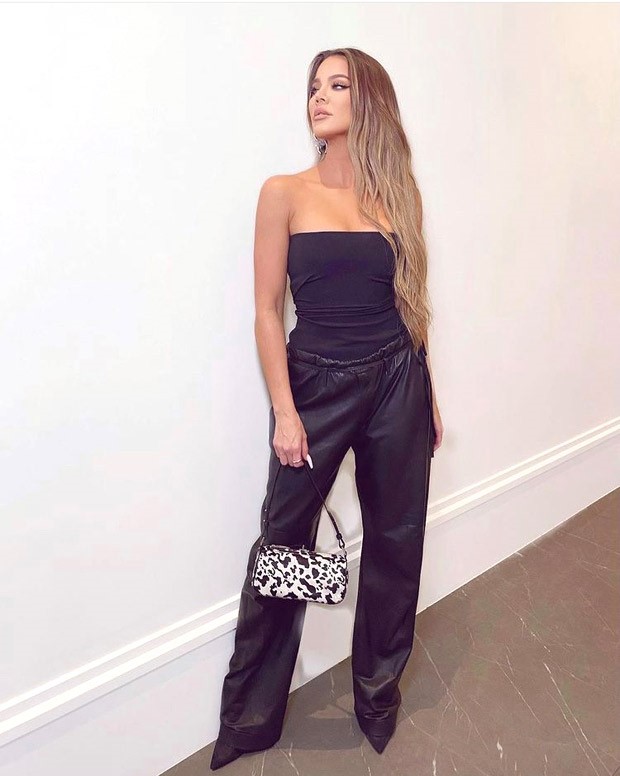 Khloé Kardashian gives us ultimate fashion goals in sexy all-black look :  Bollywood News - Bollywood Hungama
