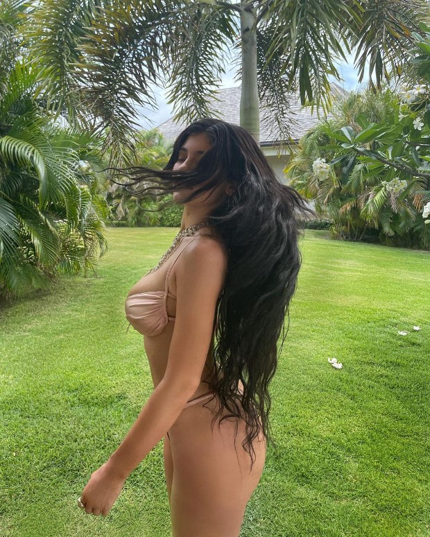 Kylie Jenner sets the temperature soaring in skimpy pink bikini worth Rs. 25,300 Kylie Jenner sets the temperature soaring in skimpy pink bikini worth Rs. 25,300