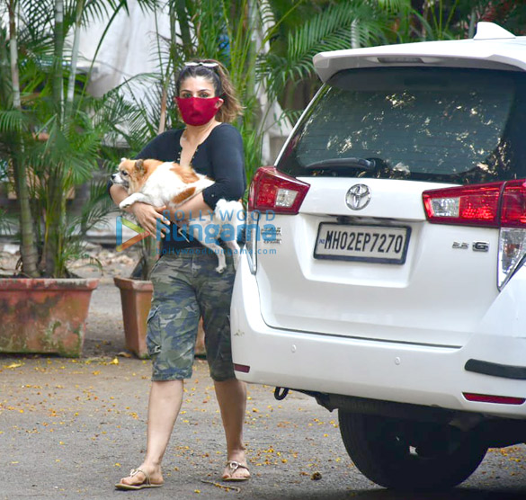 Photos: Raveena Tandon and husband spotted in Bandra