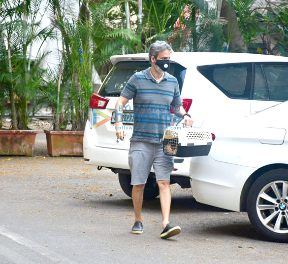 Photos: Raveena Tandon and husband spotted in Bandra
