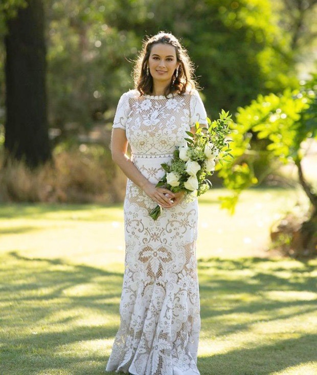 Evelyn Sharma ties the knot with Tushaan Bhindi in private ceremony in Australia, dons Rs. 1.2 lakh wedding gown