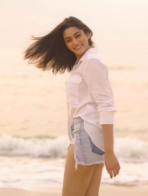 Khatron Ke Khiladi 11: Sana Makbul reminisces beach days in Cape Town in white shirt and denim shorts 