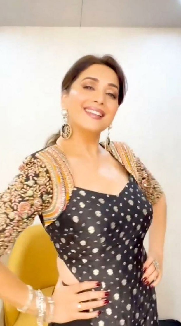 Madhuri Dixit takes on the 'Down' x 'Dilliwaali Girlfriend' challenge and  she look stunning as ever : Bollywood News - Bollywood Hungama